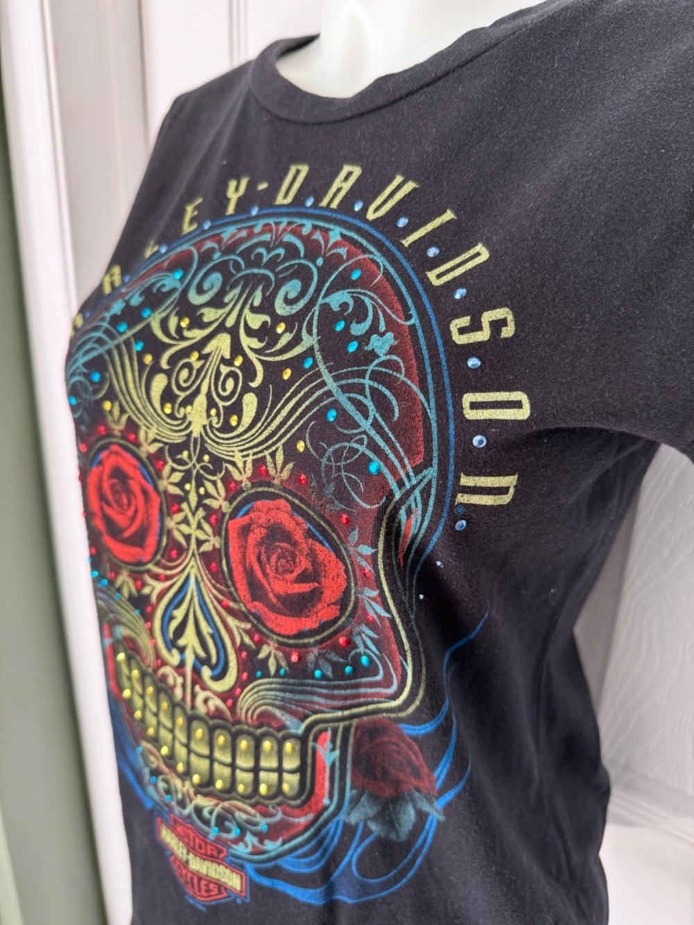 Women’s Vintage Y2K Harley Davidson Baby Tee Size Medium Bedazzled Skull Calgary